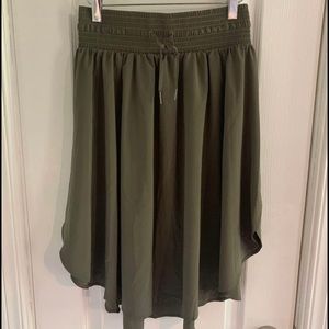Lululemon size 6 everyday skirt